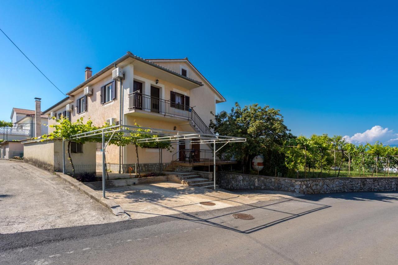 Apartments And Rooms Kod Keti Malinska Exterior photo