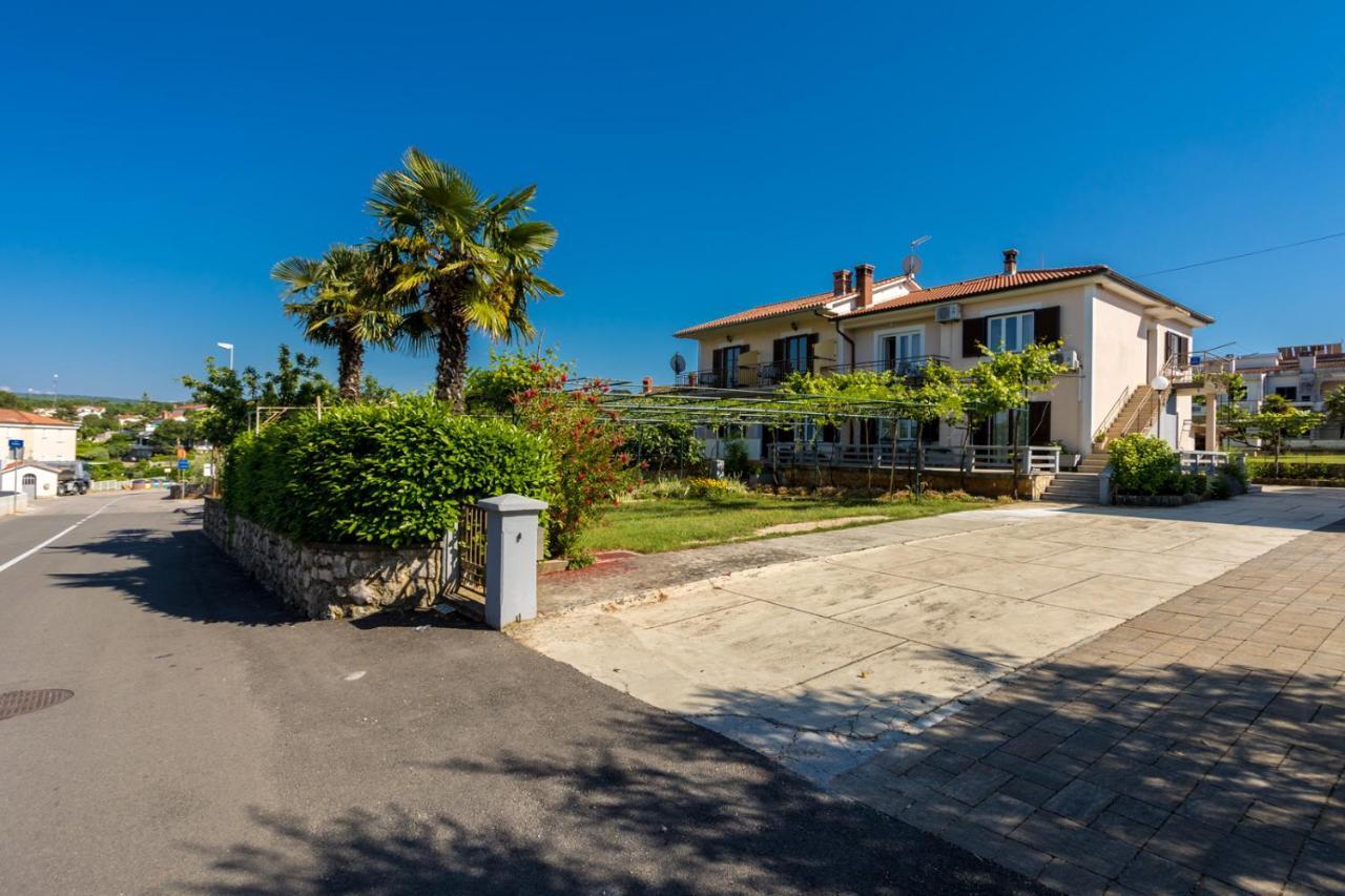 Apartments And Rooms Kod Keti Malinska Exterior photo