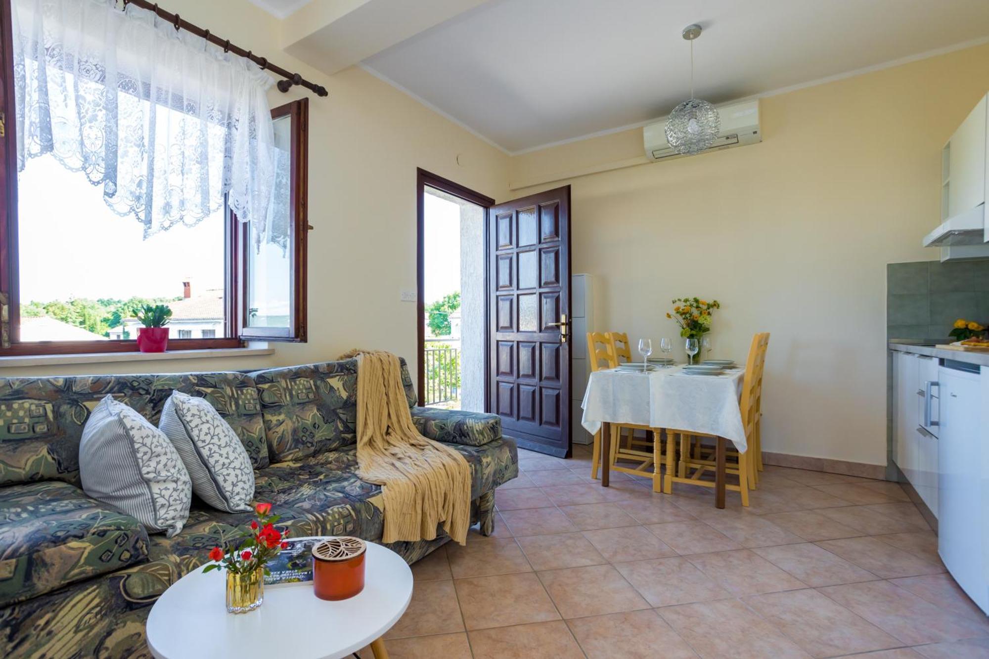 Apartments And Rooms Kod Keti Malinska Exterior photo
