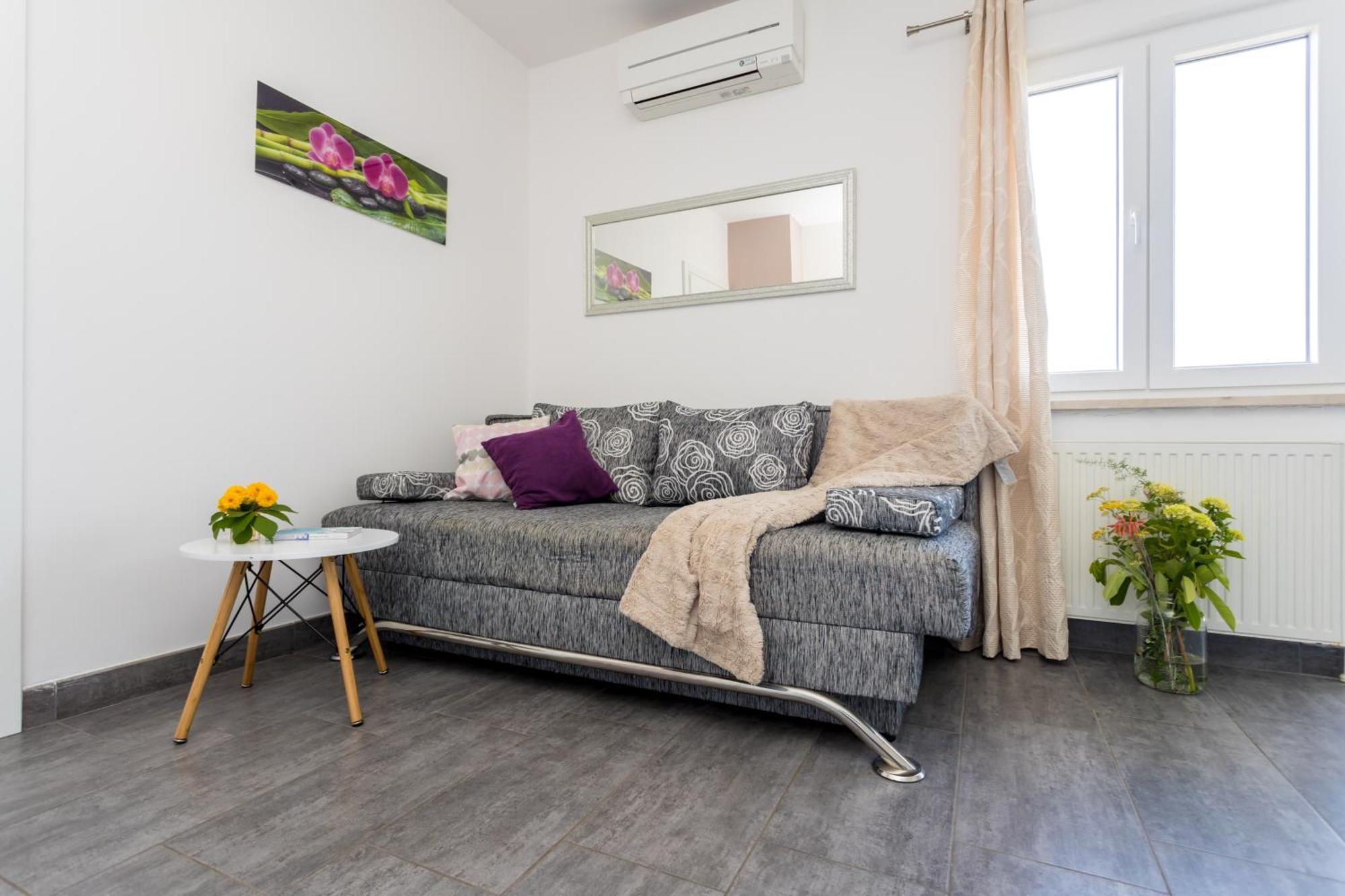 Apartments And Rooms Kod Keti Malinska Exterior photo