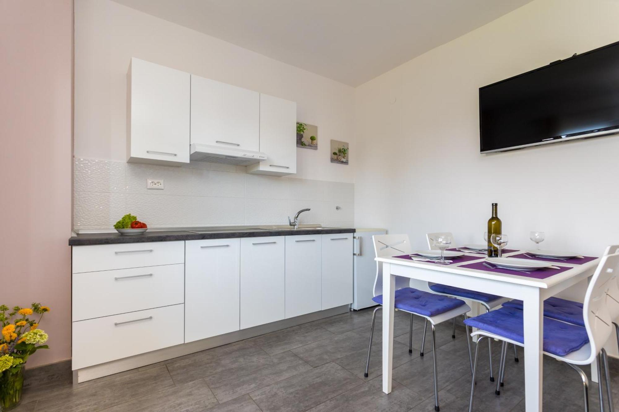 Apartments And Rooms Kod Keti Malinska Exterior photo