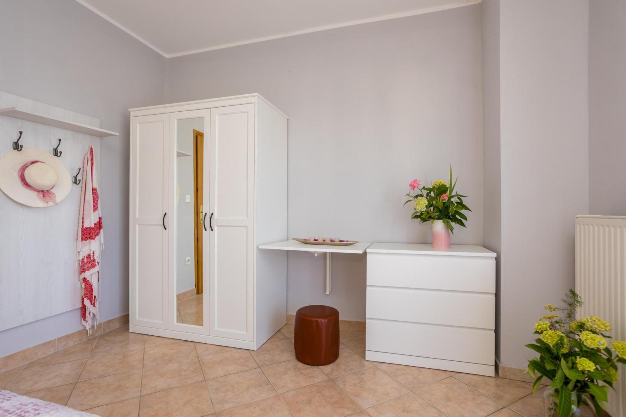 Apartments And Rooms Kod Keti Malinska Exterior photo